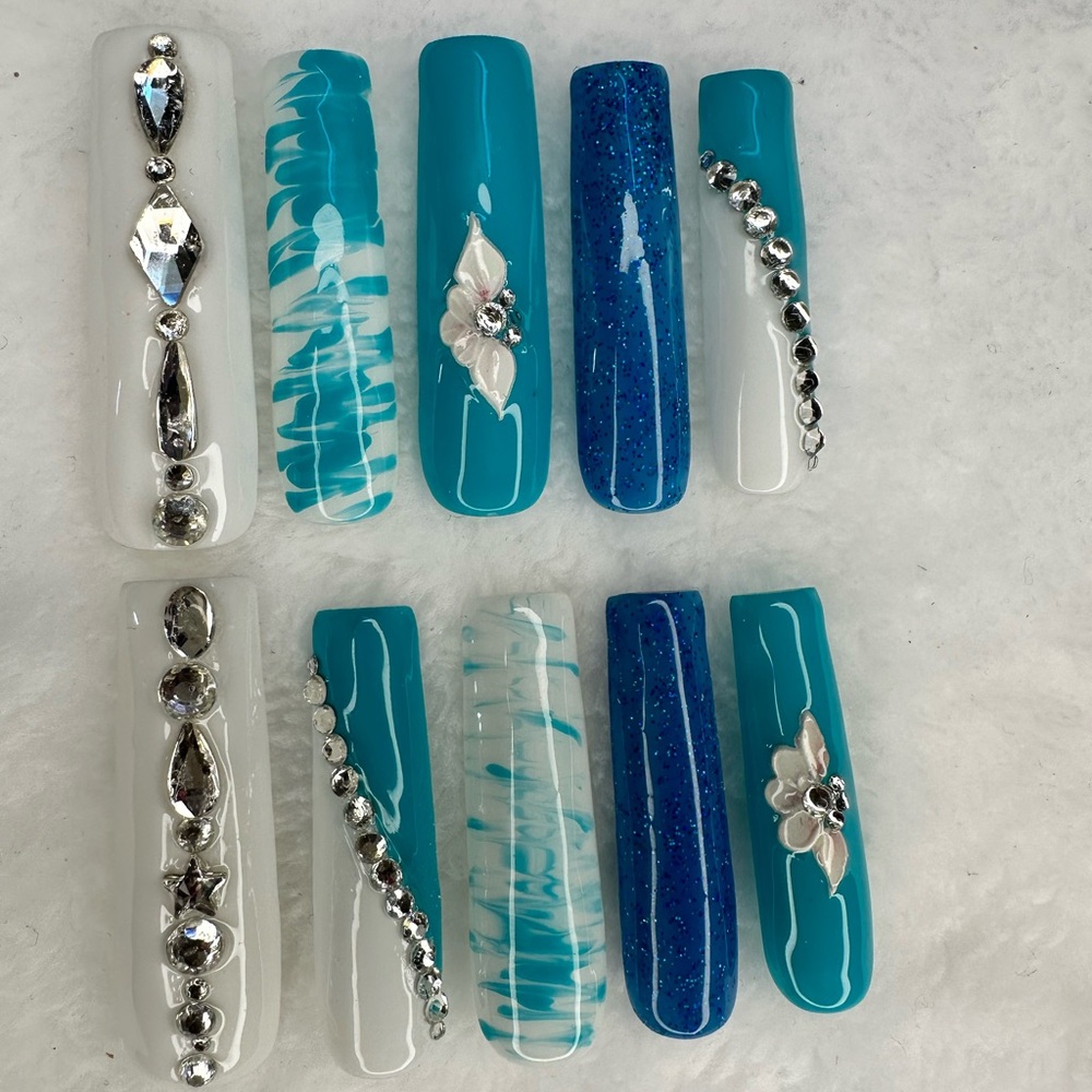 Trendy Press on Nails